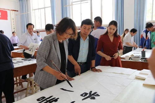 到人民中去 奉獻(xiàn)關(guān)愛暖人心 莒縣文聯(lián)組織文藝志愿服務(wù)進(jìn)基層活動