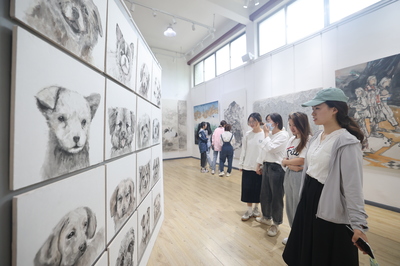 夢想紙飛機啟航 南通大學藝術(shù)學院2021“炫青春”畢業(yè)展演盛大開幕，藝術(shù)交流新篇章